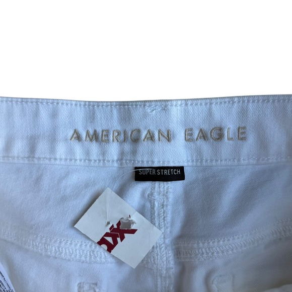 NWT American Eagle Outfitters White Denim Super Stretch Jean Shorts Size 14 - Picture 3 of 5
